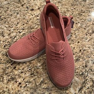 Skechers Goga Mat Slip Ons (color- rose)